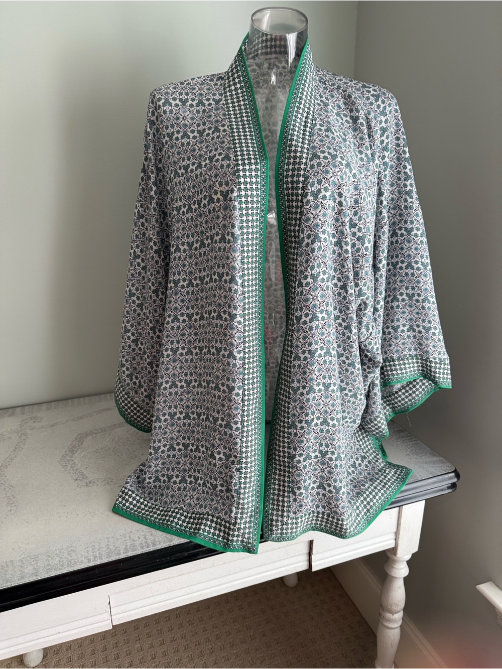 EUC Max Studio Grey and Green Printed Ruwana jacket